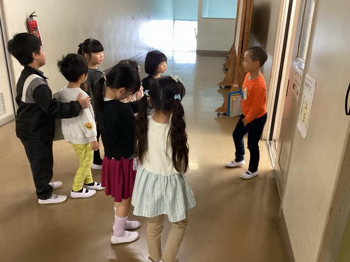 学校探検２