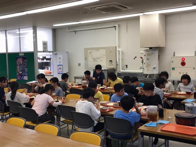 みんなで食べると美味しいね