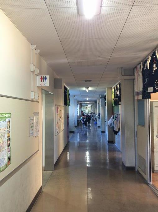 校内を探検中！