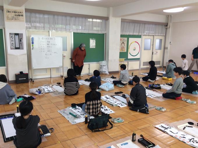 姿勢良く集中して