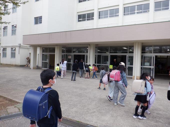 元気に登校