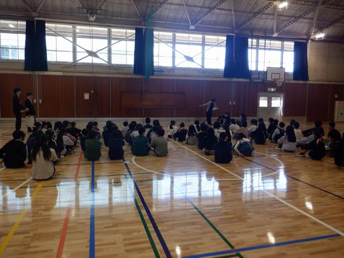 6年生全校朝会
