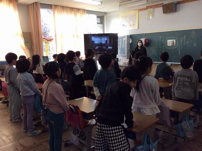 全校朝会（オンライン）