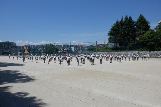５・６年生　組体操練習