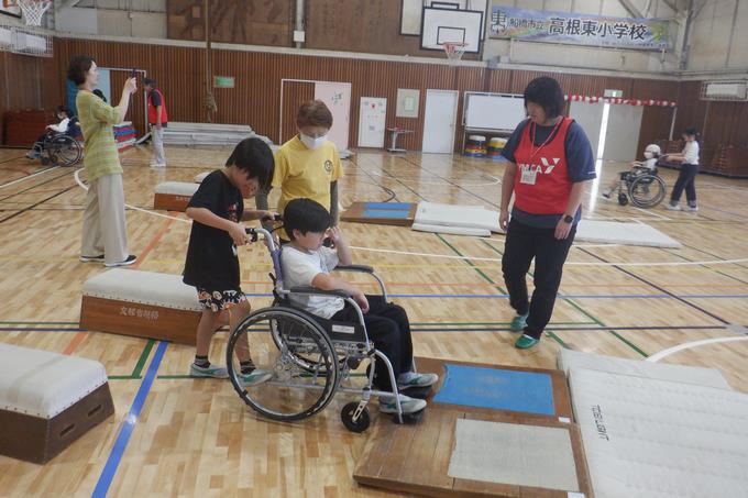4年生　車椅子体験