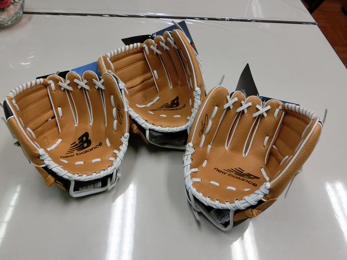 3つのグローブ