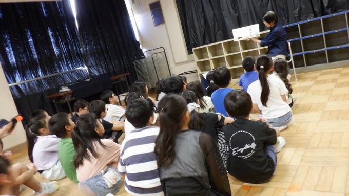 ３年生　読み聞かせ