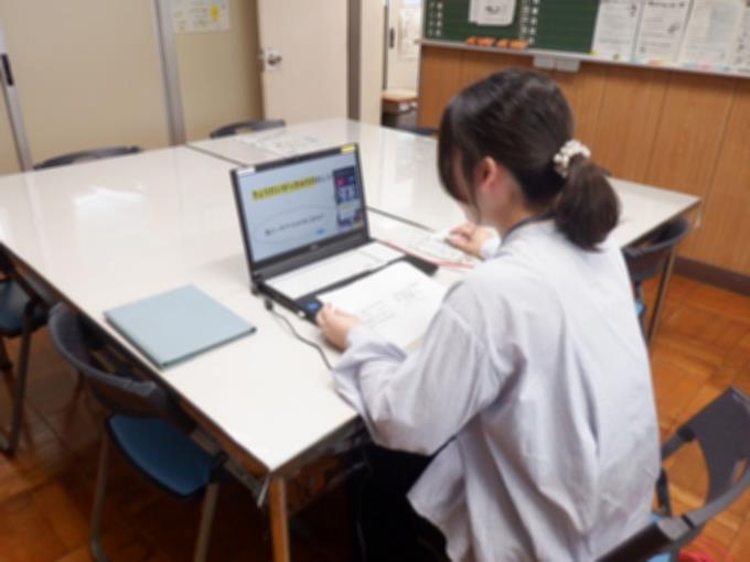 オンラインで全校朝会