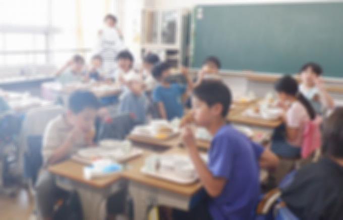 5年生　ジャンボ餃子をパクリ