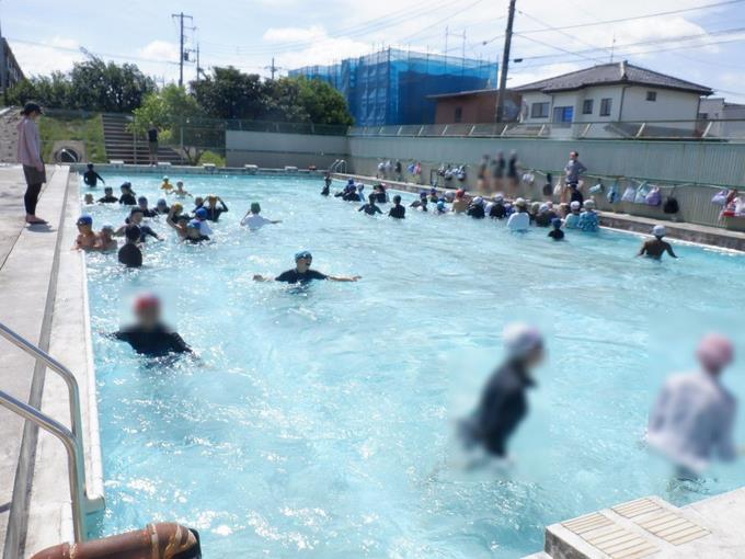 6年生　流れるプール