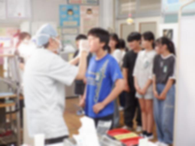 6年生　健歯児童の審査