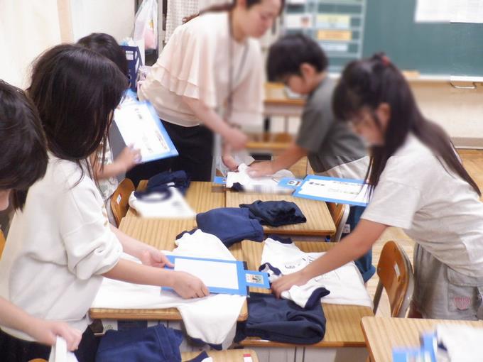 4組　上手に畳んでいます