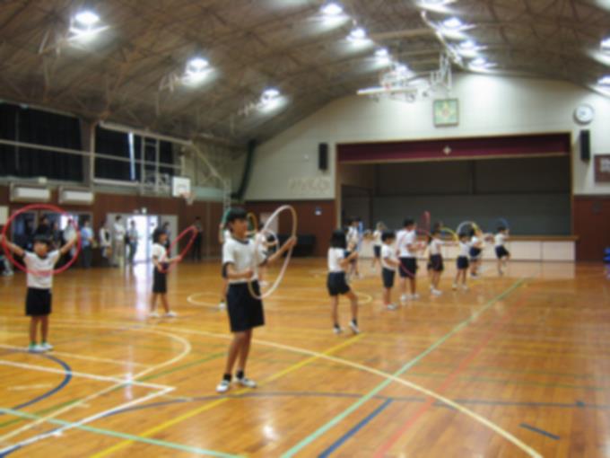 4組　フープのダンス　ミニ発表会