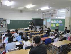 用具係