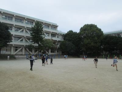 のびのび休みの校庭①