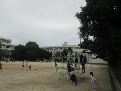 のびのび休みの校庭②