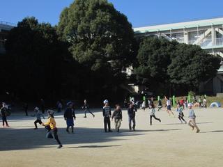 のびのび休みの校庭①
