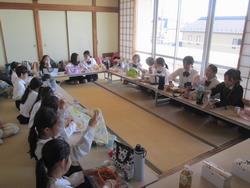 昼食の様子