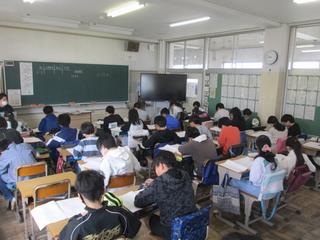 6年生廊下の掲示(5)