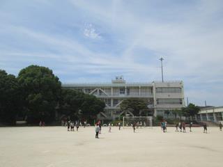 のびのび休みの校庭①