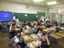 給食時間の4年生②