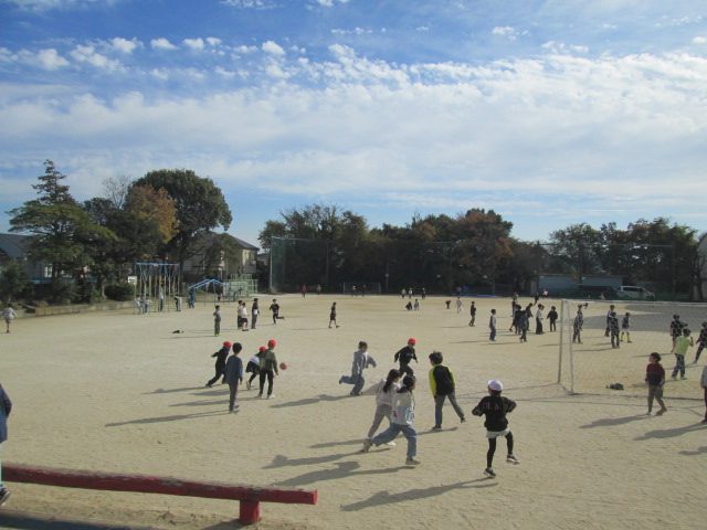 のびのび休みの校庭