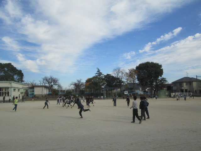 のびのび休みの校庭