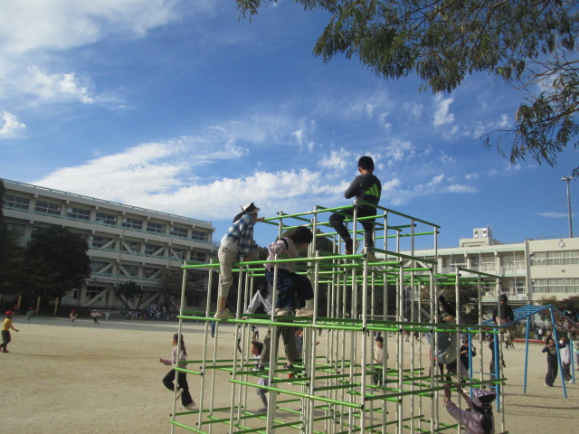 のびのび休みの校庭