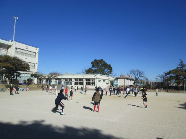 のびのび休みの校庭①