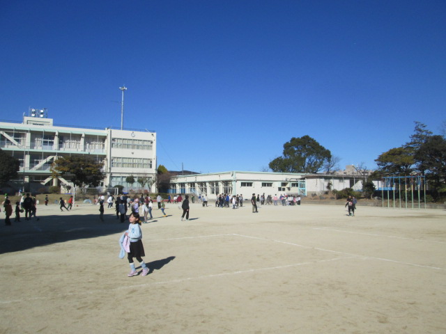 のびのび休みの校庭②
