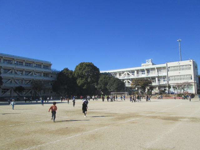 のびのび休みの校庭③