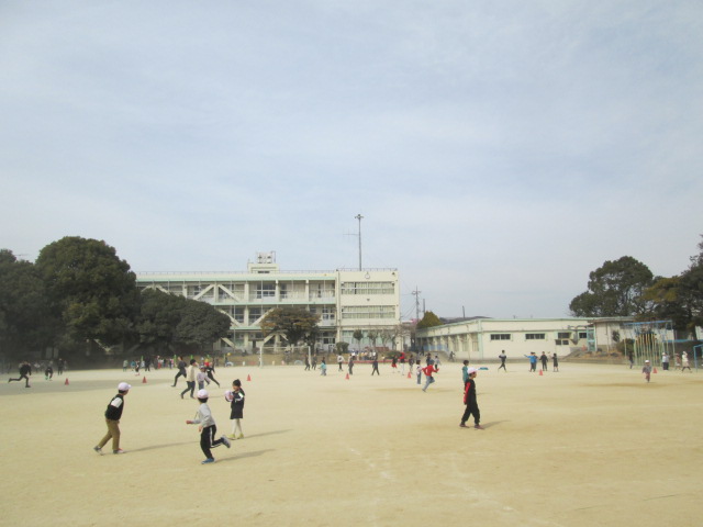 のびのび休みの校庭①