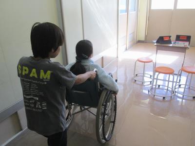車椅子操作実演中