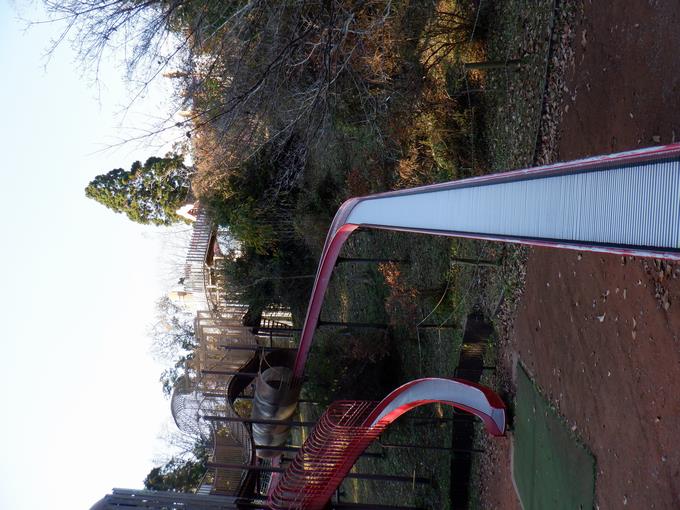 こんな長い滑り台もあったようです。アンデルセン公園よりすごいかも。