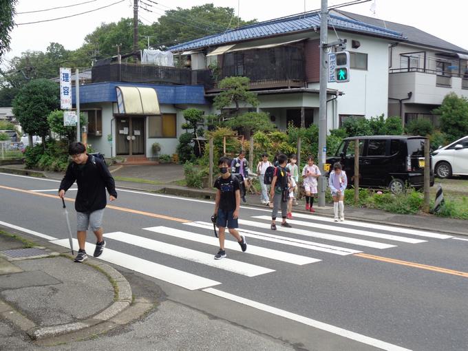 正門前横断歩道