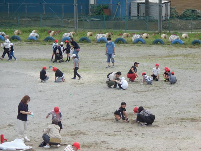 親子合同草取り③