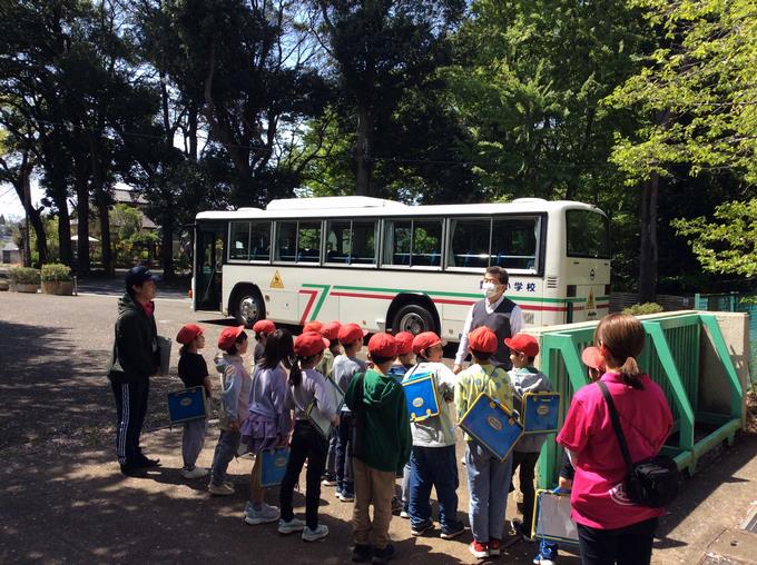 運転手さんにあいさつ