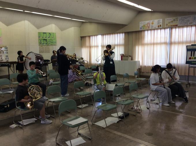 音楽部の練習（器楽）