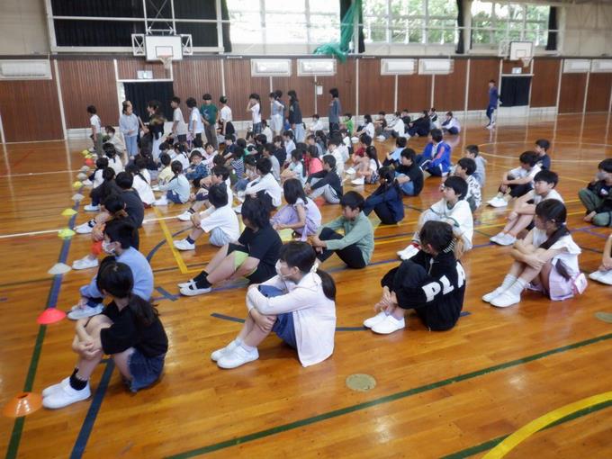 静かに整列