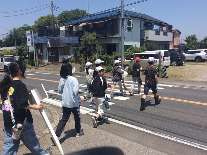 いも畑へ移動中