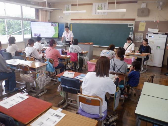 修学旅行説明の様子