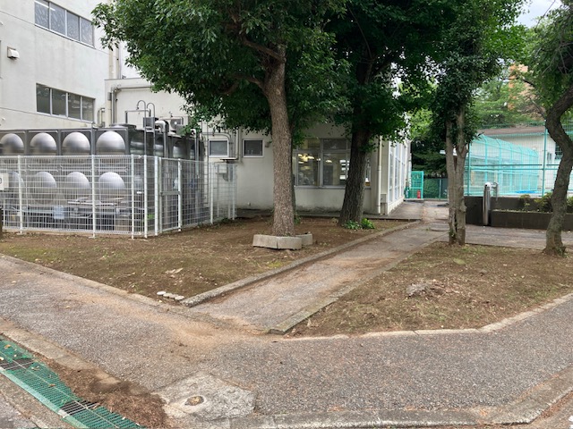 給食室の前