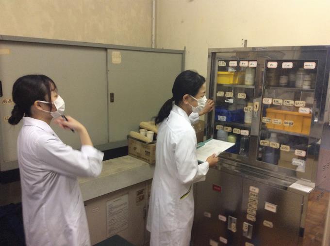 理科室薬品検査
