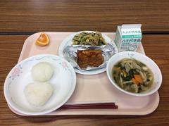 丸いおむすびが🍙粒すけ、三角のおむすびが🍙コシヒカリ