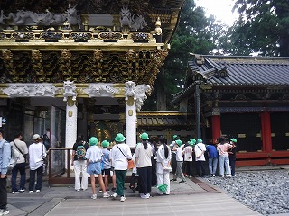 日光東照宮では、多くの建造物を班ごとに見学しました。