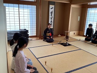 公民館の和室をお借りしました。