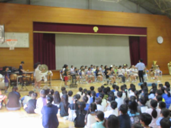 吹奏楽部の演奏