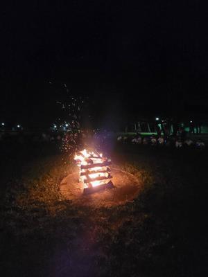 キャンプファイヤー