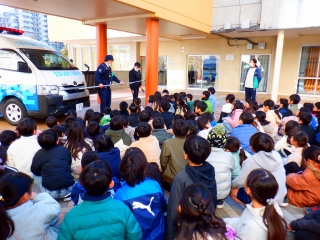 移動交番が来ました