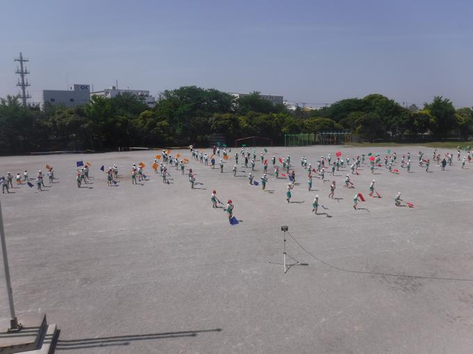 5年生「旗を振れ!若小海賊団!」
